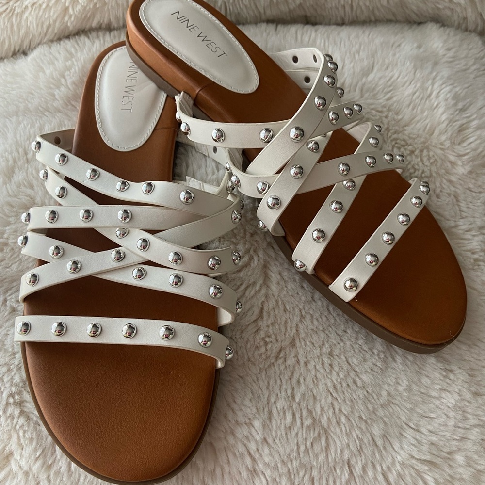 New ⭐️ Nine West sandal